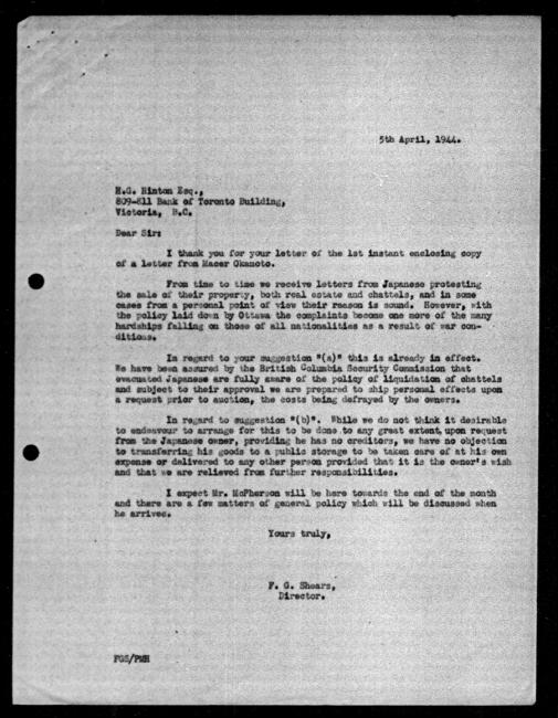 Un microfilm noir et blanc scanné d'une lettre de réponse dactylographiée à H.G. Hinton du représentant du gouvernement W.E. Anderson concernant la dépossession du propriété de Macer Okamoto.