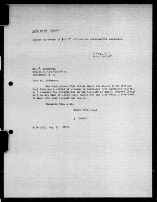 Un microfilm noir et blanc scanné d'une copie dactylographiée d'une lettre adressée au représentant du gouvernement F Matheson de I Sasaki concernant la dépossession de sa propriété.