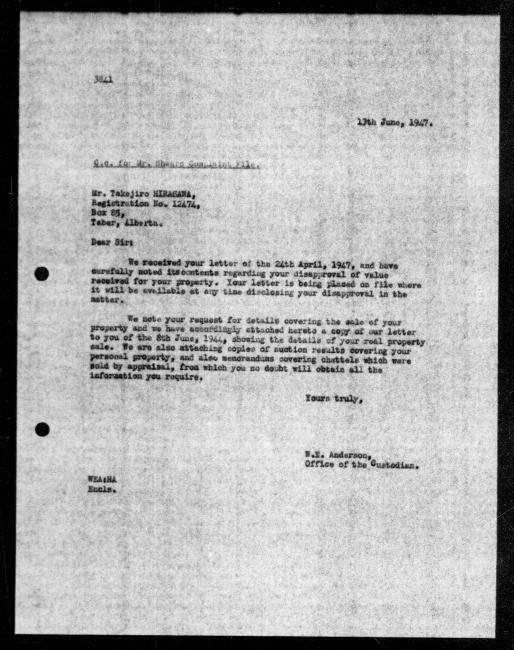 Un microfilm noir et blanc scanné d'une lettre de réponse dactylographiée à Takejiro Hiragawa du représentant du gouvernement W.E. Anderson concernant la dépossession de sa propriété.