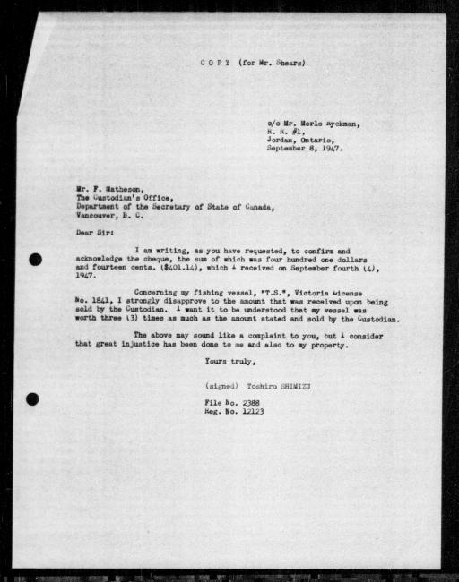 Un microfilm noir et blanc scanné d'une copie dactylographiée d'une lettre adressée au représentant du gouvernement F Matheson de Toshiro Shimizu concernant la dépossession de sa propriété.
